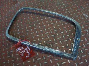 9408850822 MERCEDES Рамка фары правая, № XF177174