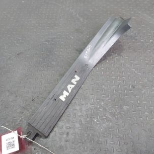 81615100790 MAN Накладка порога