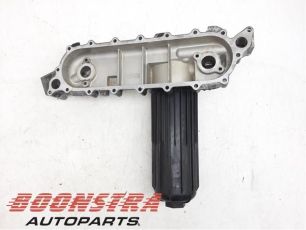 504296404 IVECO Кронштейн масляного фильтра