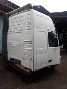 1063961 VOLVO Спойлер кабины, № XF224602