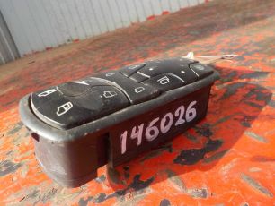 9438200097 MERCEDES Блок управления стеклоподъемника, № XF146026