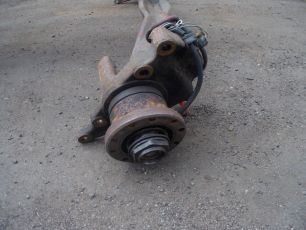 5010436003 RENAULT Кулак поворотный правый, № XF57108