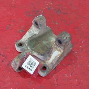 5010321870 RENAULT Кронштейн реактивной тяги