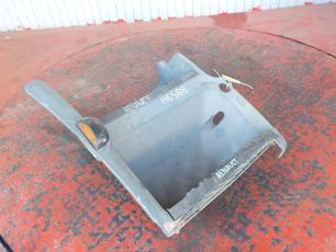 7421304660 RENAULT Корпус подножки нижний правый, № XF146588