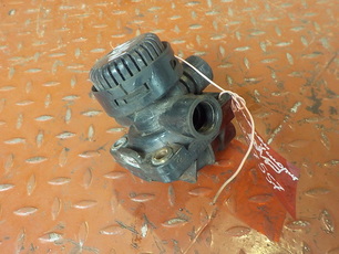1927394 DAF Клапан ускорительный, № XF207557