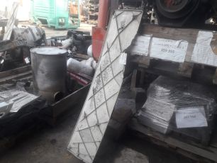 1062998 VOLVO Спойлер кабины, № XF410249