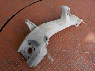 5010367747 RENAULT Кронштейн бампера левый