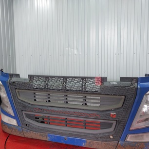 82491903 VOLVO Решетка радиатора, № XF478327