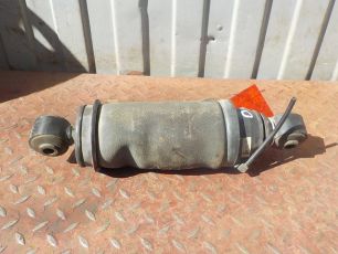 9428906119 MERCEDES Амортизатор кабины задний, № XF138340