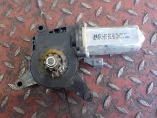 0008205008 MERCEDES Моторчик стеклоподъемника правый, № XF109156