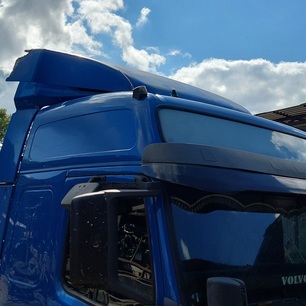 VOLVO Спойлер кабины комплект, № XF462041