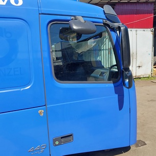 20768974 VOLVO Стекло двери правое, № XF461715