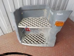 9847358 IVECO Корпус подножки нижний левый