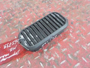 9018300042 MERCEDES Дефлектор кабины правый