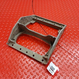 21087113 VOLVO Кронштейн подножки, № XF485319