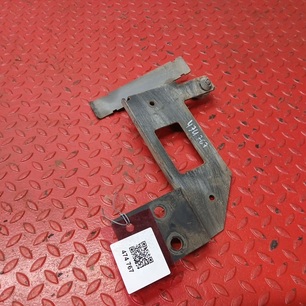 5801566068 IVECO Кронштейн блока предохранителей