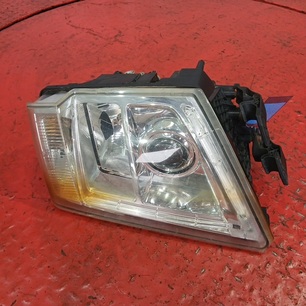 82304599 VOLVO Фара левая, № XF479494