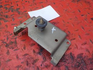 9437500284 MERCEDES Ответная часть замка капота, № XF89942