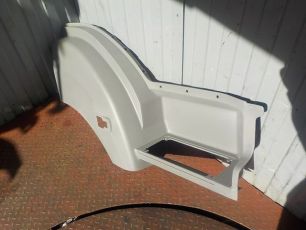 T405003 TSP Корпус подножки верхний правый