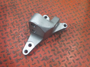 21364650 VOLVO Кронштейн двигателя