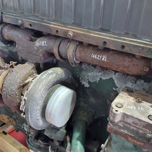 20540417 VOLVO Крышка двигателя, № XF462079