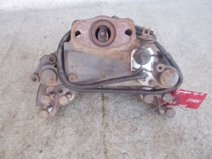 5001858405 RENAULT Суппорт правый, № XF37104