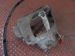 504079033 IVECO Суппорт правый