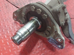7182985 IVECO Кулак поворотный, № XF465661