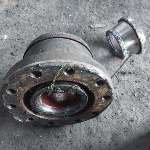 5010439770 RENAULT Ступица передняя, № XF454346