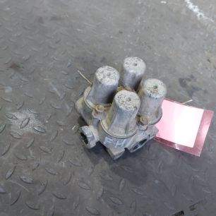 3197585 VOLVO Кран 4-х контурный, № XF439462
