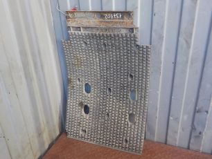 9438811105 MERCEDES Брызговик, № XF137102
