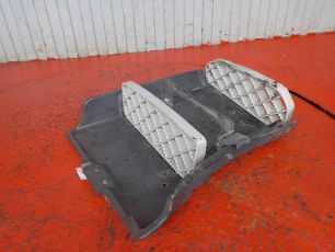 1498180 SCANIA Корпус подножки верхний правый, № XF160527