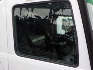 0007200118 MERCEDES Стекло двери правое, № XF87932