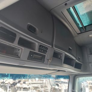 9438409774 MERCEDES Бардачок, № XF447076
