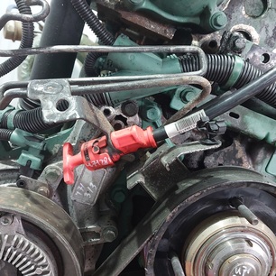 21388115 VOLVO Щуп масляный