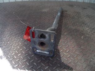 7421038671 RENAULT Кронштейн крыла заднего