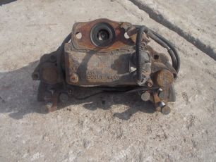 5001858405 RENAULT Суппорт правый, № XF40413