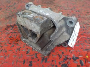 9412415113 MERCEDES Опора двигателя, № XF181180