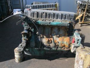 VOLVO Двигатель, D12C