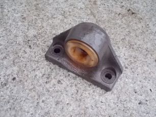 5010600245 RENAULT Кронштейн стабилизатора
