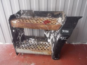 9416604401 MERCEDES Корпус подножки верхний левый