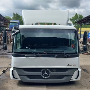 9736700801 MERCEDES Стекло лобовое