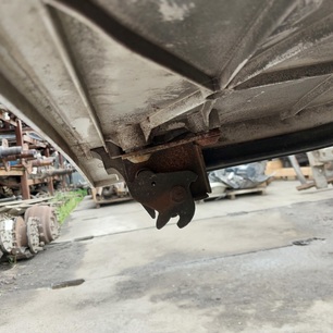 9737500184 MERCEDES Замок капота правый