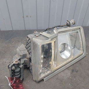 21001668 VOLVO Фара правая, № XF446828