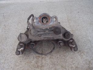 0024201583 MERCEDES Суппорт правый, № XF31562