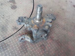 7420556298 RENAULT Кулак поворотный, № XF232693