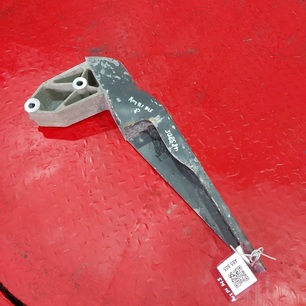 9436660778 MERCEDES Кронштейн корпуса подножки правый