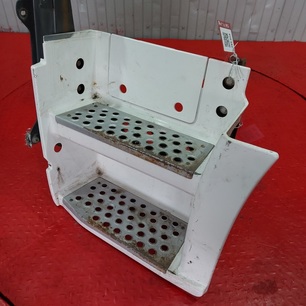 9436664201 MERCEDES Корпус подножки нижний левый, № XF485809