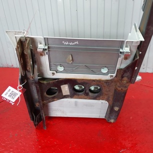 9436600630 MERCEDES Кронштейн подножки нижней левой, № XF485808