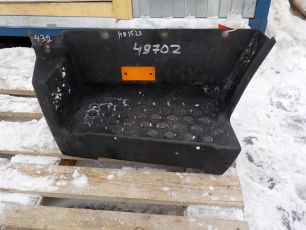 6736602601 MERCEDES Корпус подножки верхний правый